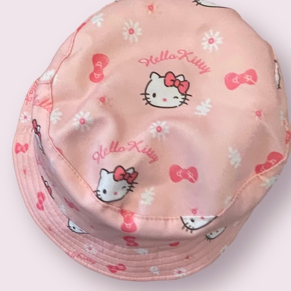 Hello Kitty Bucket Hat - Picture 5 of 5